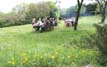 Attabl�s dans le jardin au mois de mai 2009 avec nos amis qui nous ont aid� � finir les travaux - un grand merci � eux