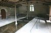 Une quinzaine de petits poissons vivent dans ce lavoir dans une eau limpide